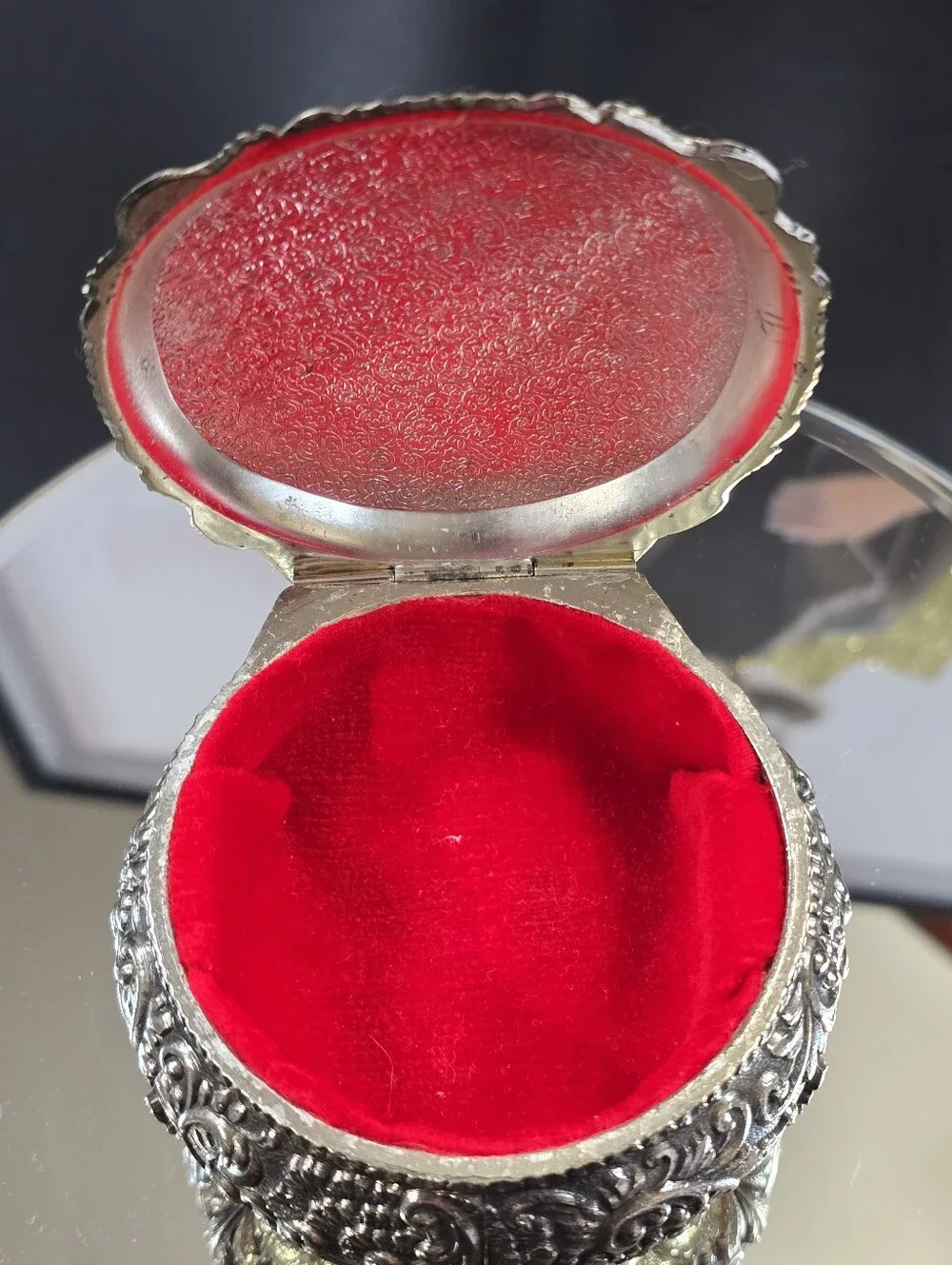Vintage Bijoux Silver Tone Floral Round Porcelain & Metal Trinket Box